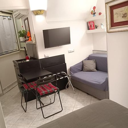 Апартаменти La Residenza Napoli Short Let Monolocale Standard Via Chiaia 82 Napoli Екстер'єр фото